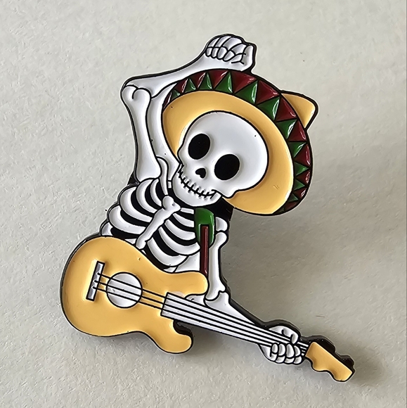 🇲🇽 Fiesta Skeleton Guitarist Pin - Picture 2 of 7
